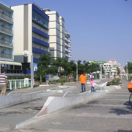 Hotel Canasta Riccione Exterior foto