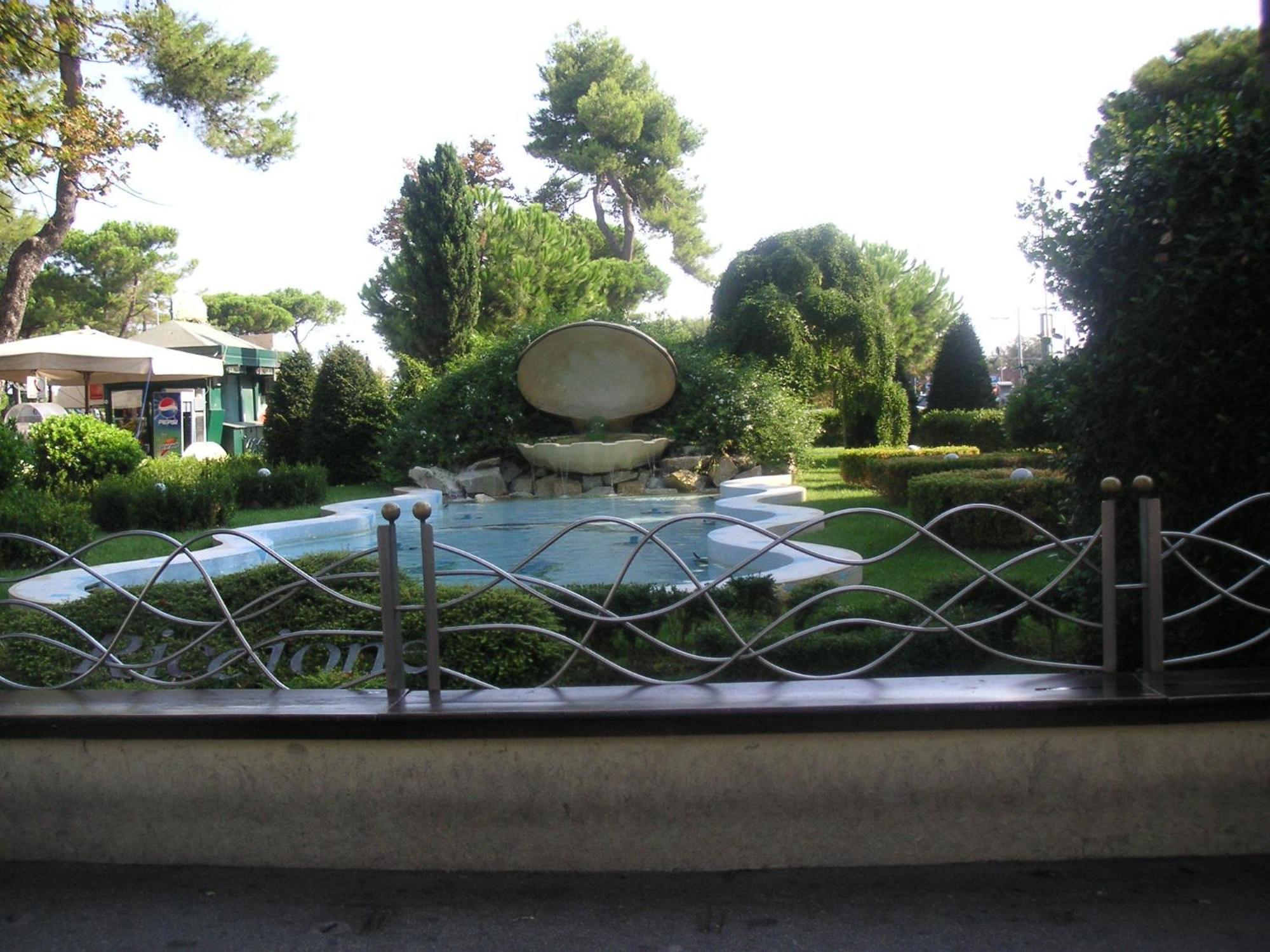 Hotel Canasta Riccione Exterior foto