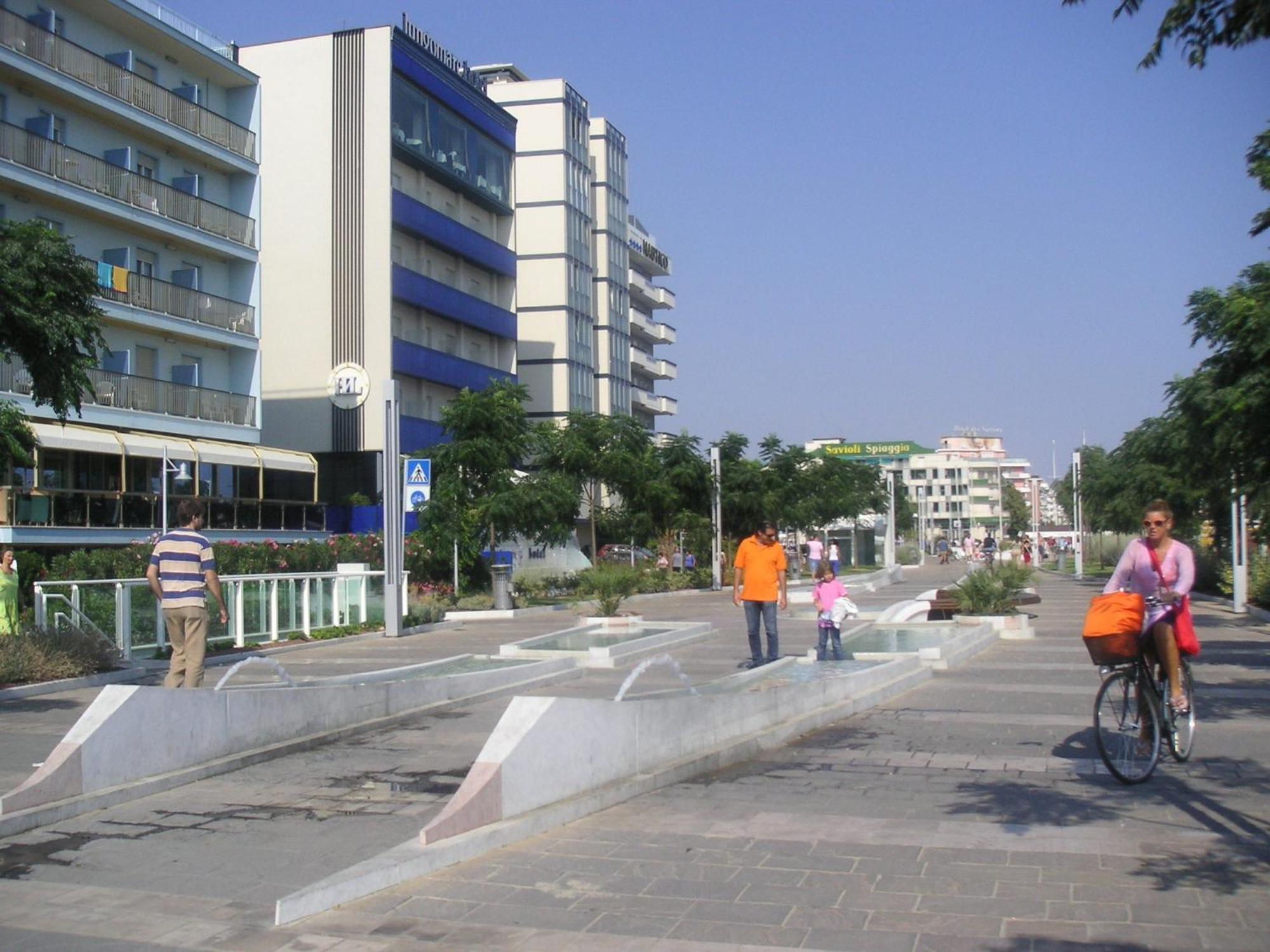 Hotel Canasta Riccione Exterior foto