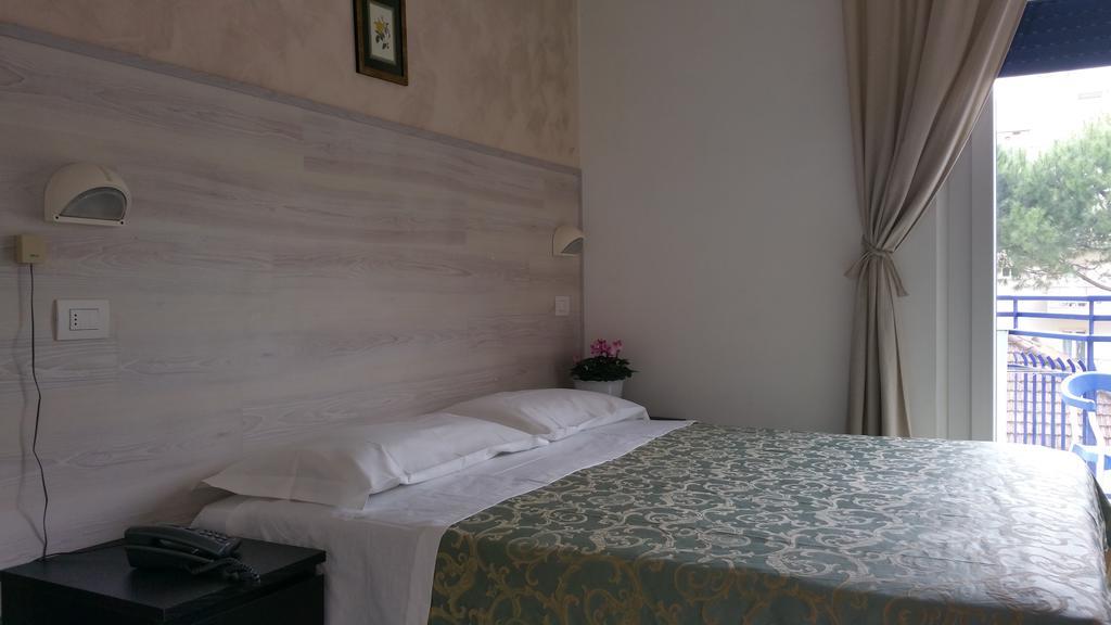Hotel Canasta Riccione Exterior foto